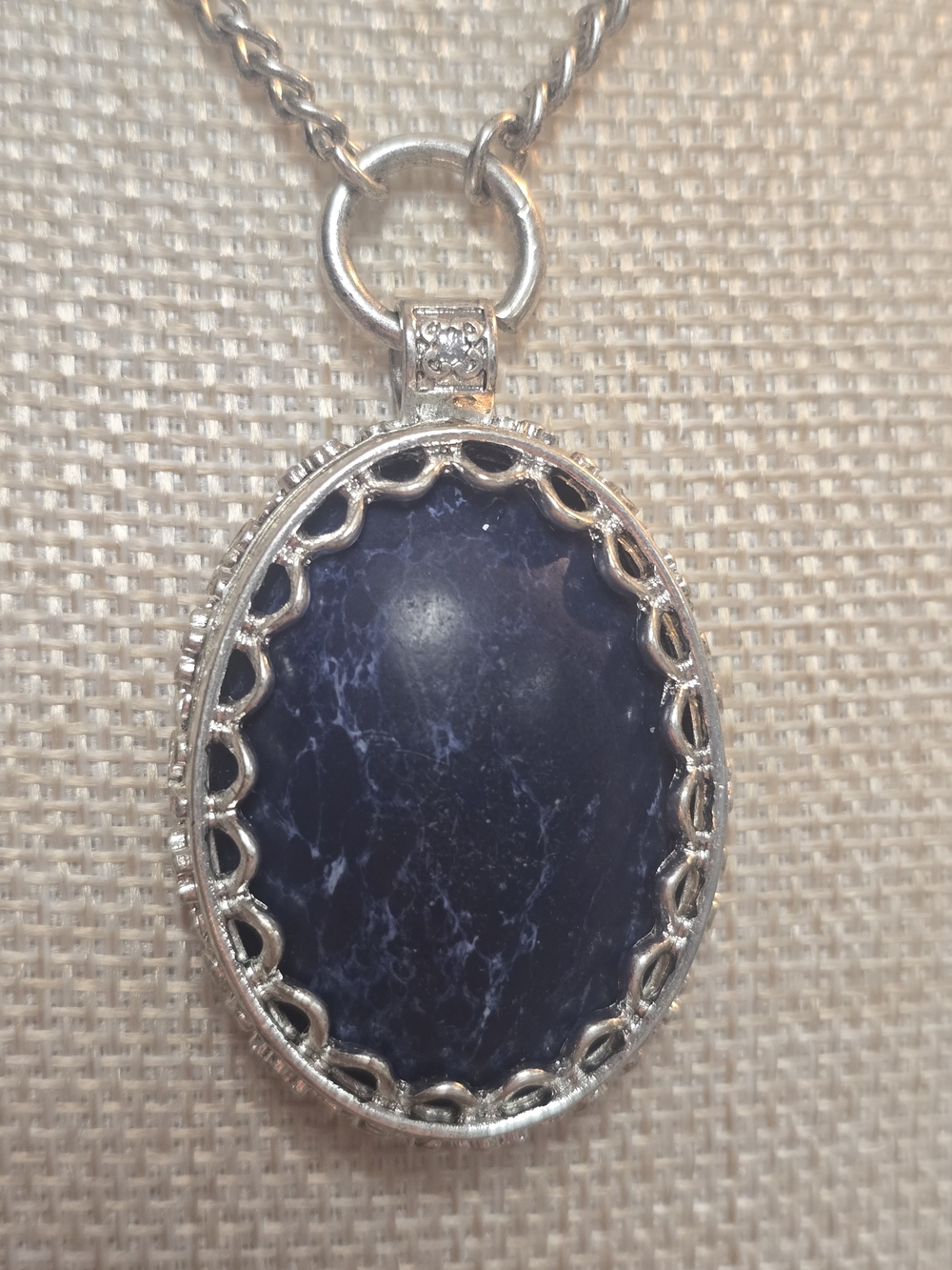 Vintage America Silver-Tone Oval Pendant Necklace with Navy Marbled Stone